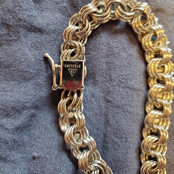 Vintage Women's Bracelet - Picture 4 of 4